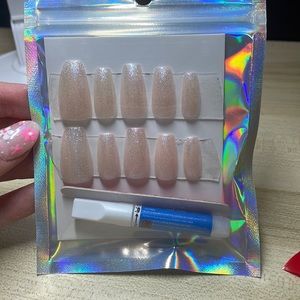 glue on nails